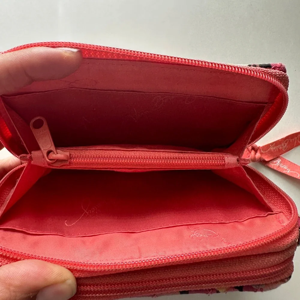 Vera Bradley Pink Abstract Petal Quilted Cotton Zip Around Wristlet Wallet 6x4 - Picture 7 of 9